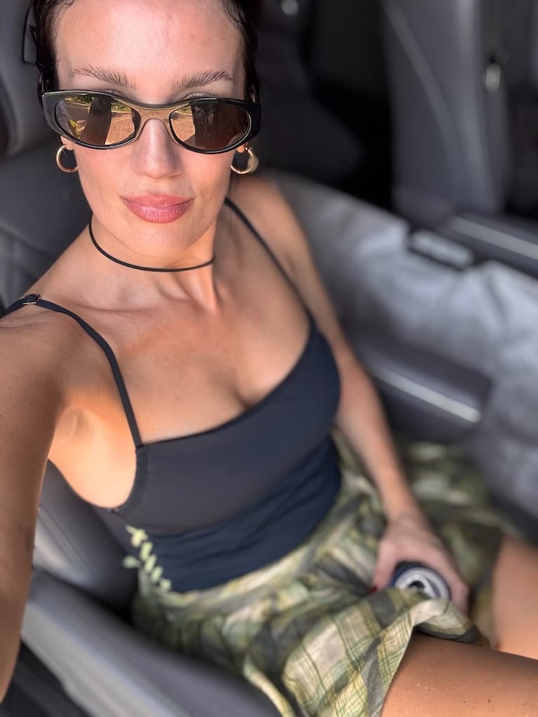 Paula Chaves y una selfie en en auto . Crédito: Instagram @pauchaves
