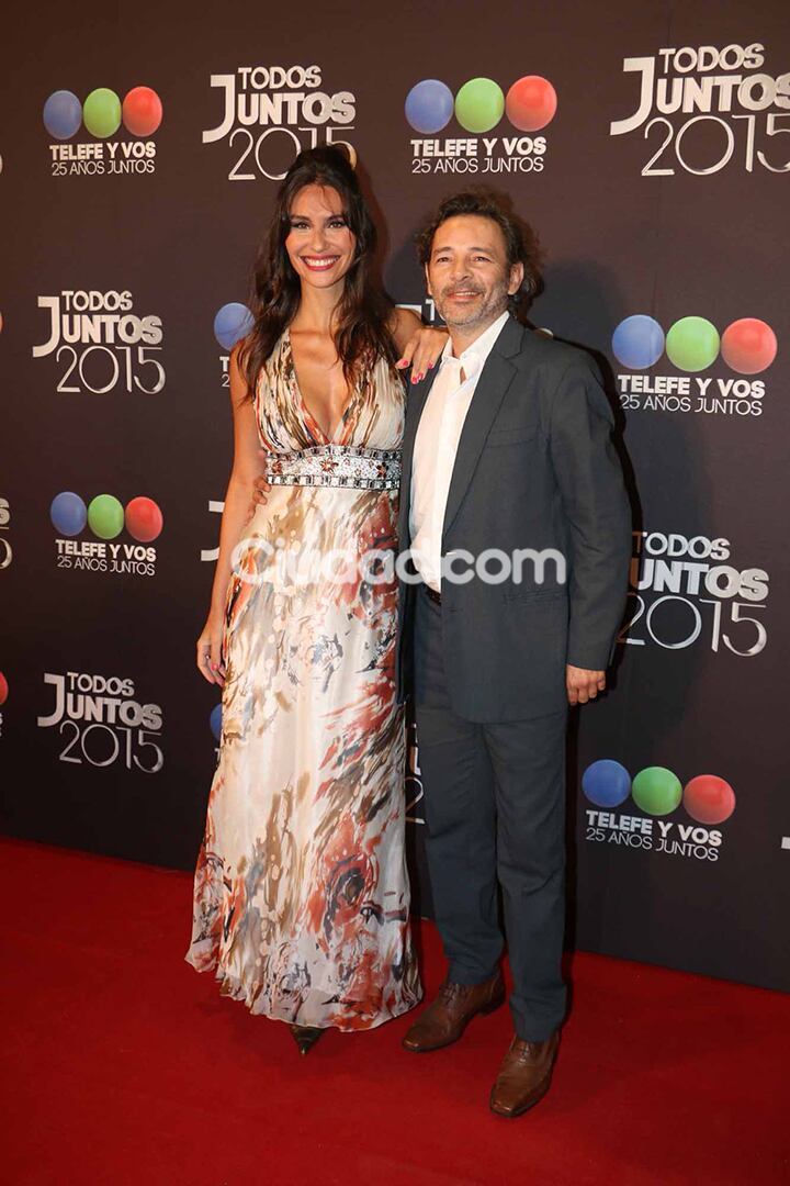 Paula Morales y Fabian Vena, en la fiesta de Telefe. (Foto: Movilpress)