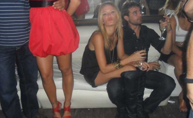 Paula y Peter, a los besos en Paraguay. (Fotos: @karen_soofi, @daykalbermatter).