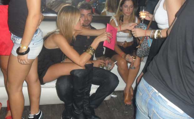 Paula y Peter, a los besos en Paraguay. (Fotos: @karen_soofi, @daykalbermatter).