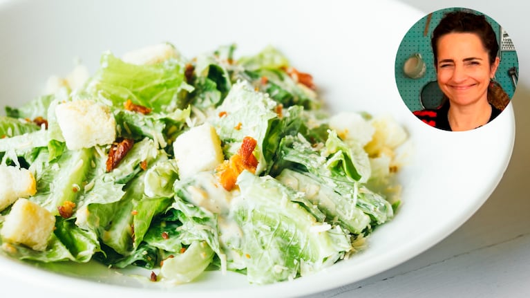 Paulina Cocina compartió en sus redes la receta tradicional de la Ensalada César. Foto: Freepik y Paulina Cocina.