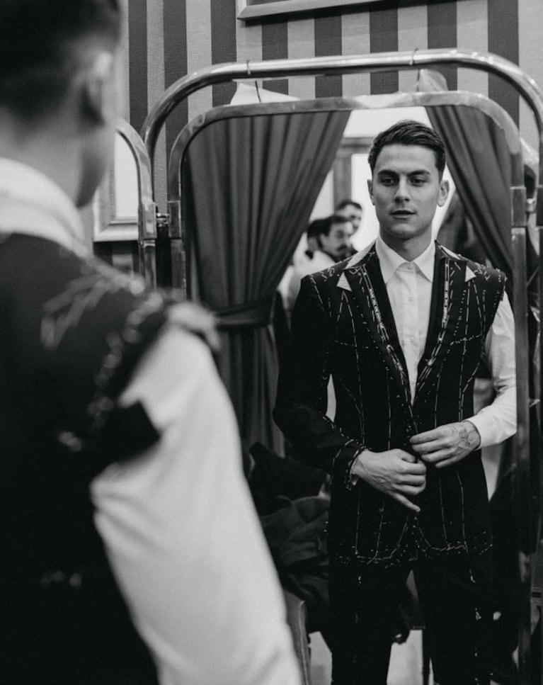 Paulo Dybala se probó el traje para su boda con Oriana Sabatini y lo mostró en redes: la foto