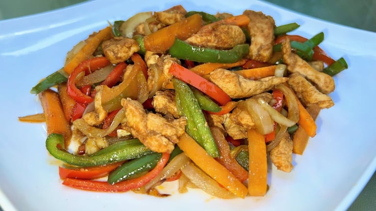 Pechuga de pollo con vegetales grillados: el secreto para un plato saludable y sabroso