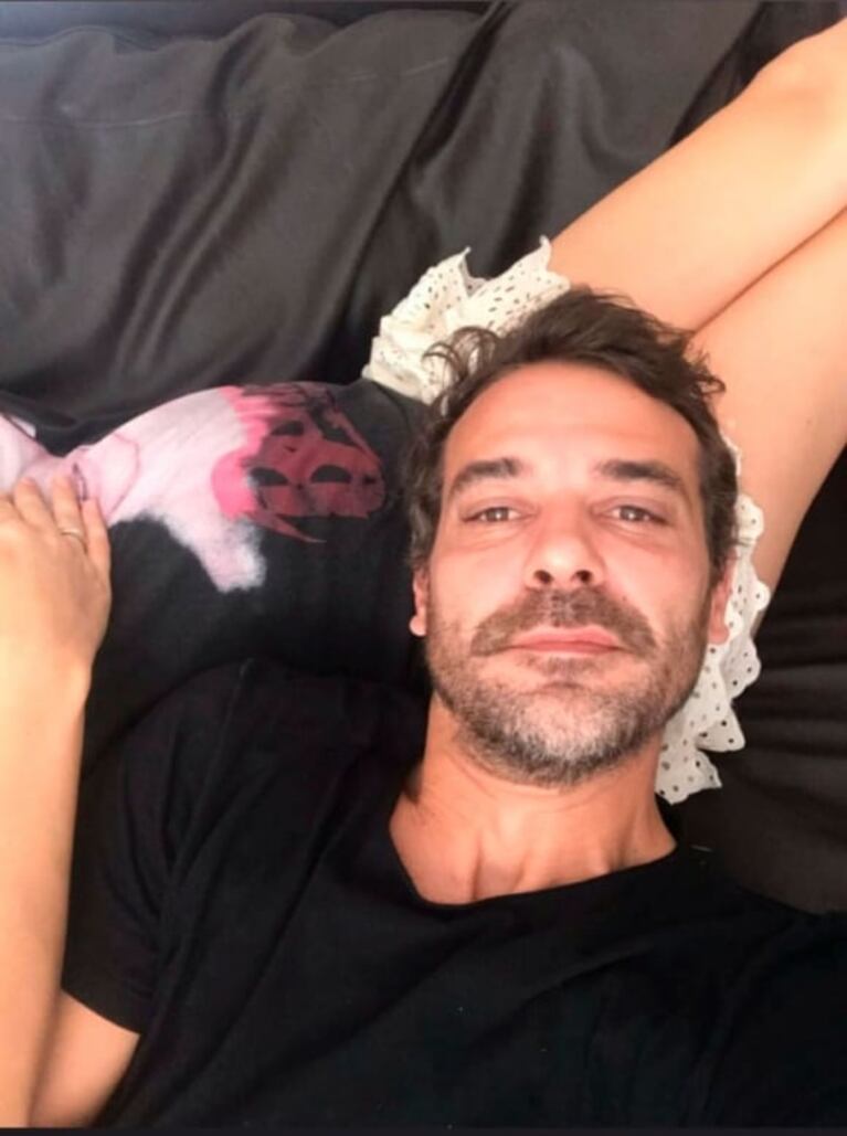 Pedro Alfonso compartió la primera foto de la pancita de Paula Chaves, embarazada de casi cuatro meses