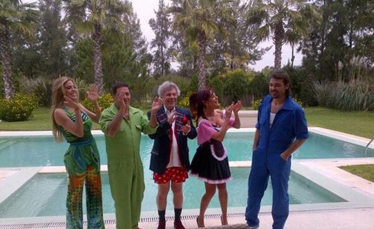 Pedro Alfonso festejó su cumpleaños junto al elenco de Mansión imposible (Foto: Twitter).