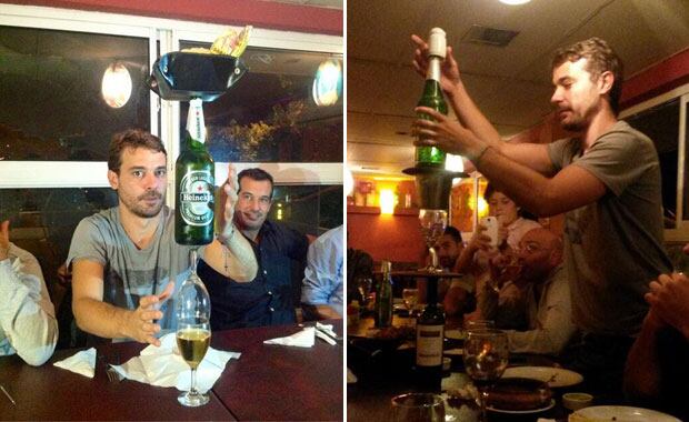 Pedro Alfonso y su divertido "equilibrismo gastronómico". (Fotos: Twitter)