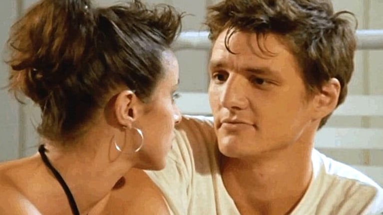 Pedro Pascal, la estrella de The Last of Us, durante su juventud en la película Hermanas, que se puede ver por Netflix