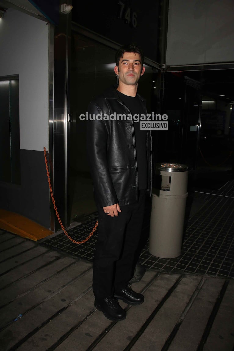 Pedro Rosemblat debutó en su unipersonal en la calle Corrientes (Foto: Movilpress).