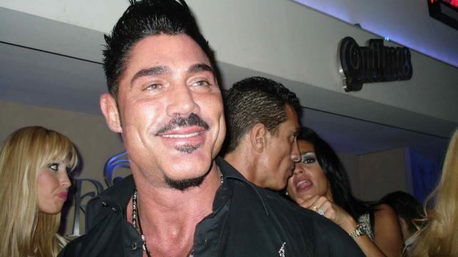 Pegame y llamame Ricardo Fort