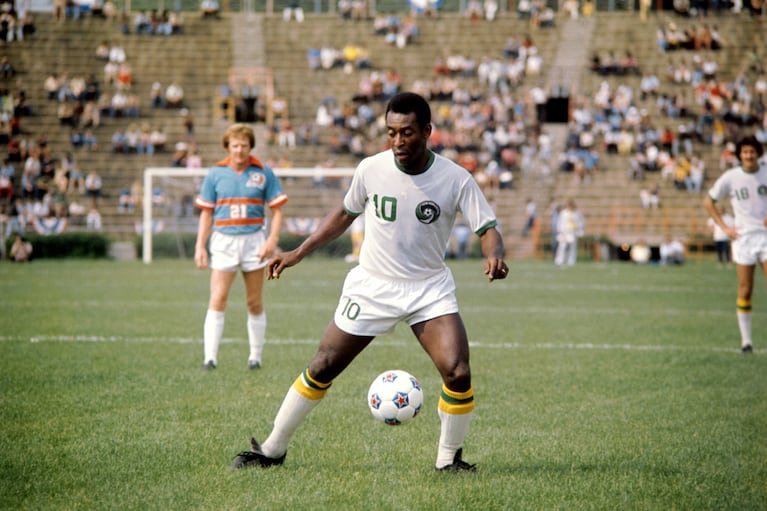 Pelé, el hombre gol que posee más de 1.000 tantos en su carrera profesional