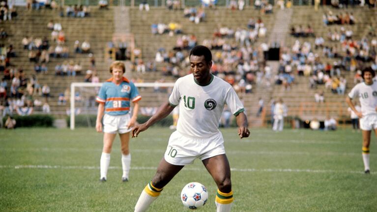 Pelé, el hombre gol que posee más de 1.000 tantos en su carrera profesional
