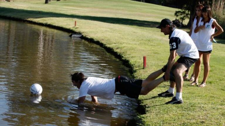 Pelota la agua, y blooper de Joe Fernández.