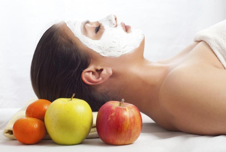 Pepino, yogurt y manzana para combatir las ojeras