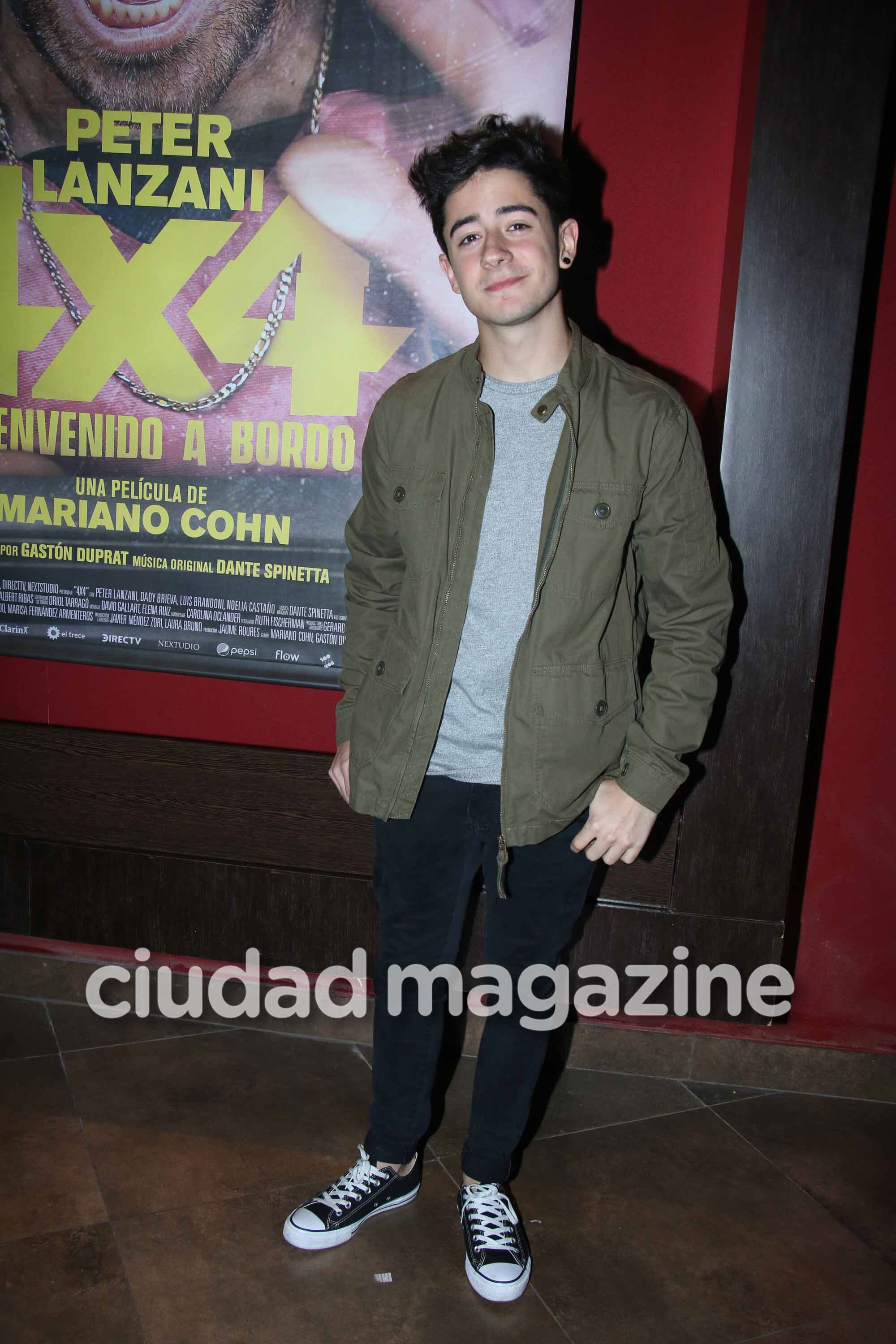 Peter Lanzani estrenó 4x4 junto a muchos famosos. (Foto: Movilpress)