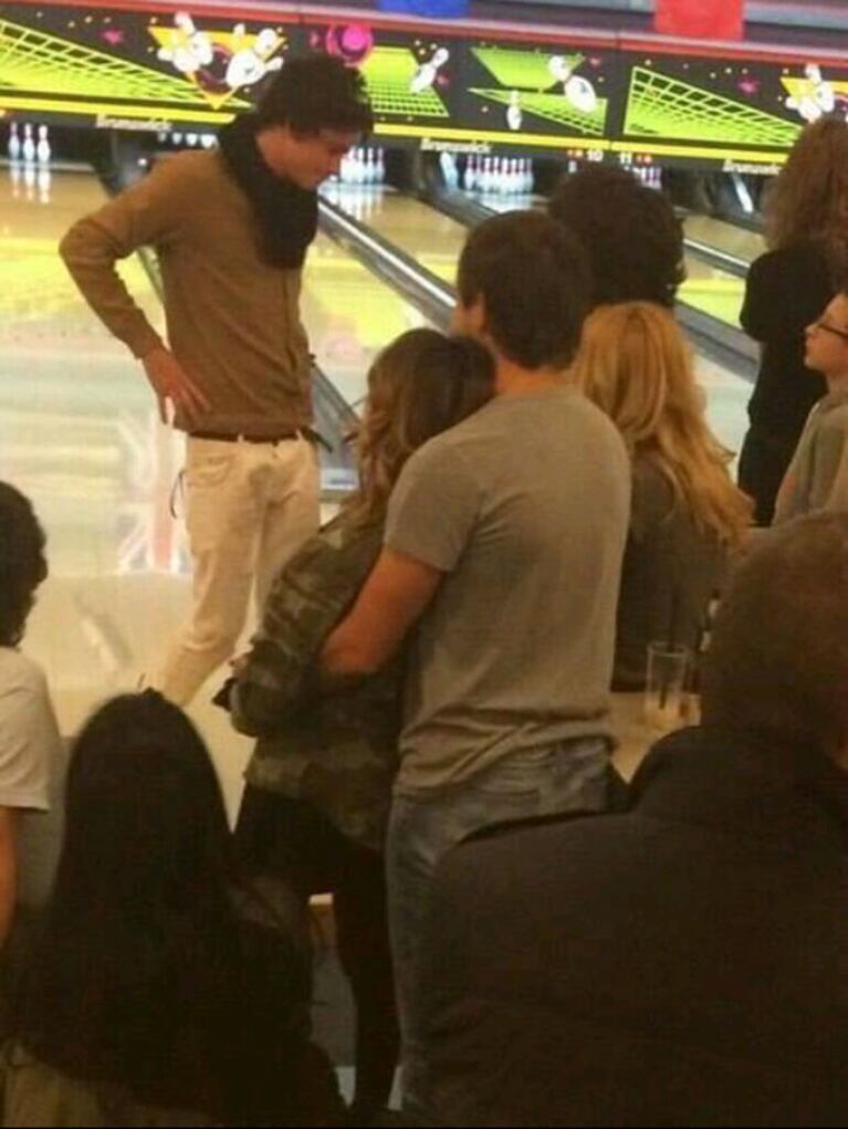 Peter Lanzani y Martina Stoessel, romance a full en Europa. (Foto: Twitter)
