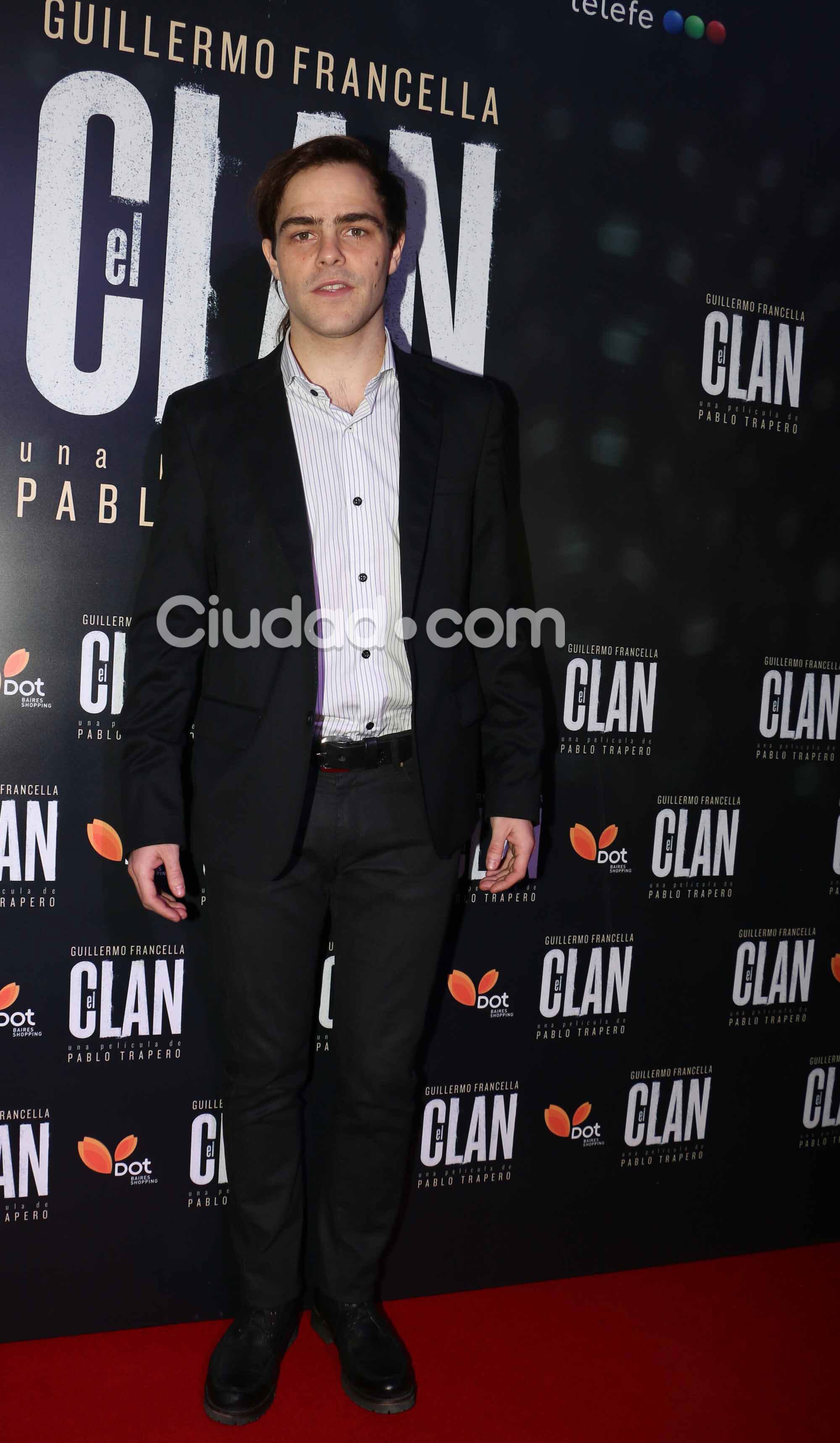 Peter Lanzani y Tini Stoessel, súper enamorados (Fotos: Movilpress). 