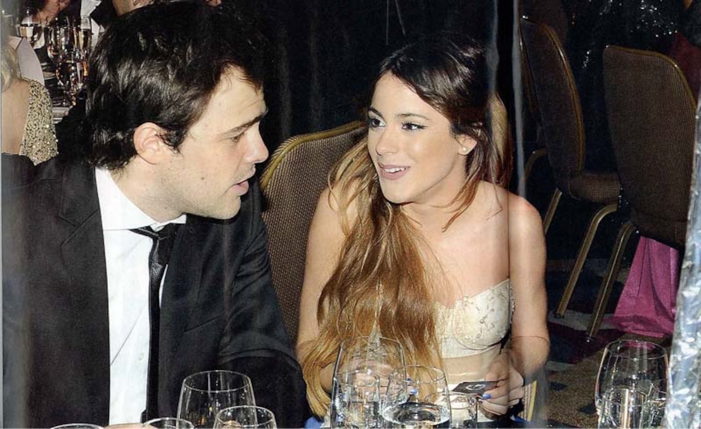 "Peter" Lanzani y "Violetta" cenaron juntos en la gala de Unicef. (Foto: Revista Caras)