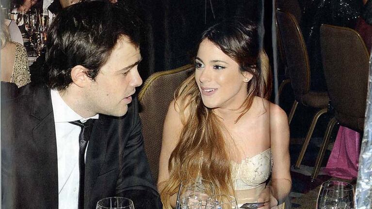"Peter" Lanzani y "Violetta" cenaron juntos en la gala de Unicef. (Foto: Revista Caras)