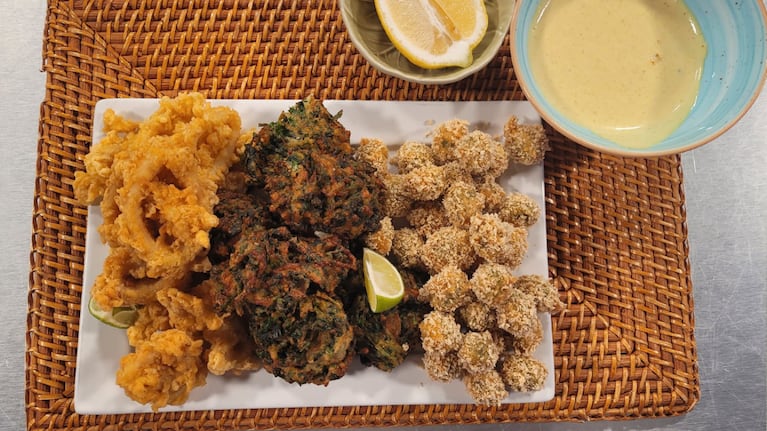 Picada de verano, con rabas y buñuelos de acelga. Foto: Cucinare TV