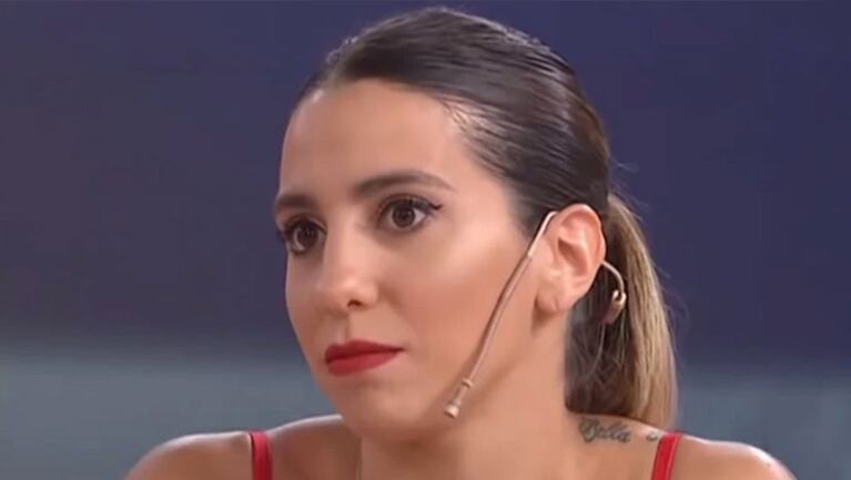 Picante revelación de Cinthia Fernández sobre los futbolistas que le escriben por privado.