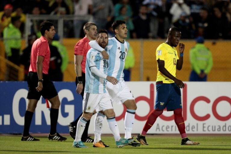 Picantísima respuesta de Connie Ansaldi cuando un seguidor criticó un piropo a un jugador de la Selección: "Entonces lo puedo amamantar"