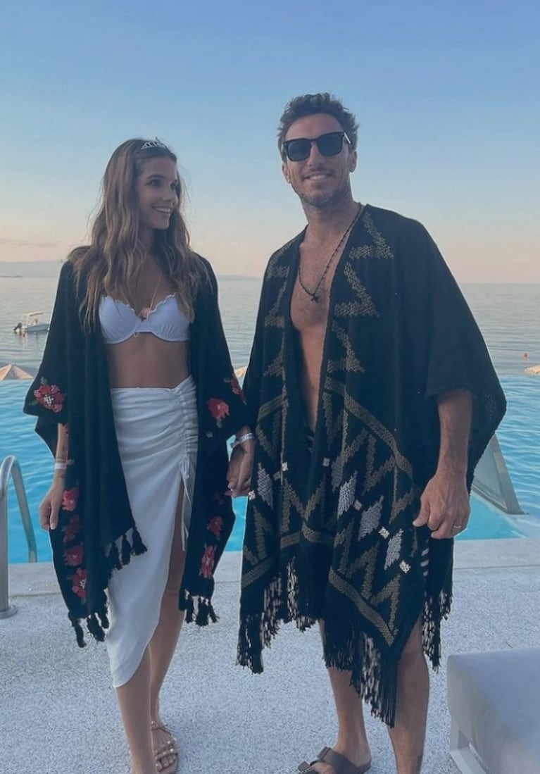 Pico Mónaco y Diana Arnopoulos se casaron en secreto en Grecia: sus excéntricos looks 