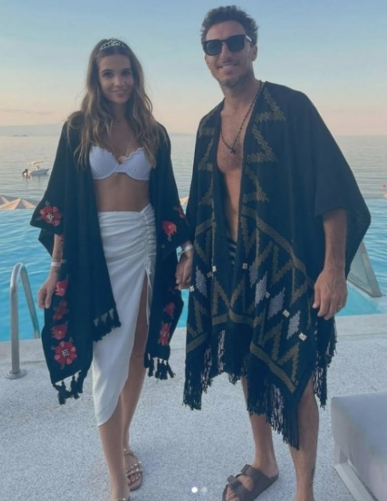 Pico Mónaco y Diana Arnopoulos se casaron en secreto en Grecia: sus excéntricos looks 