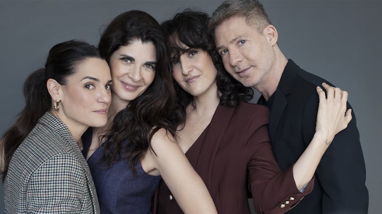 Pilar Gamboa, Soledad Villamil, Julieta Díaz y Adrián Suar