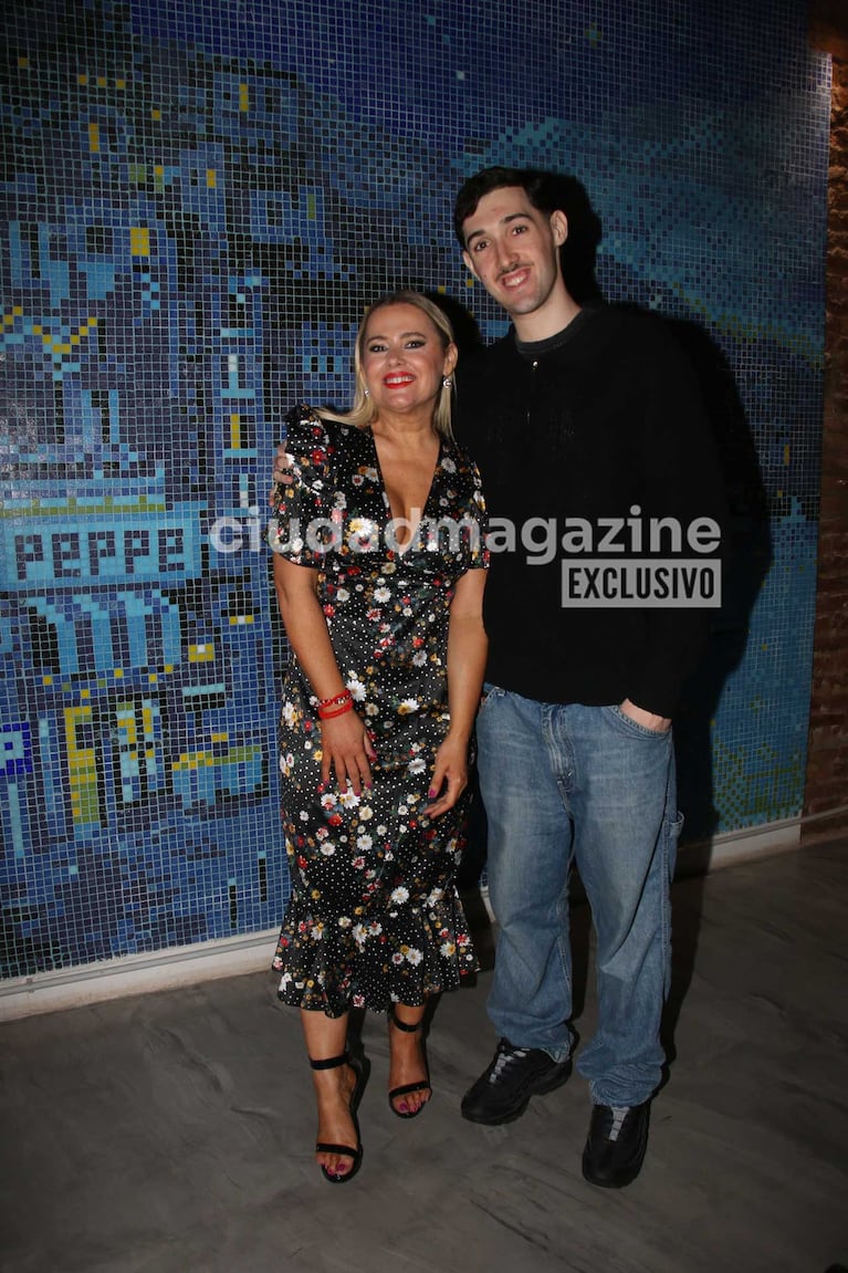 Pilar Smith y su hijo Simón (Foto: Movilpress)