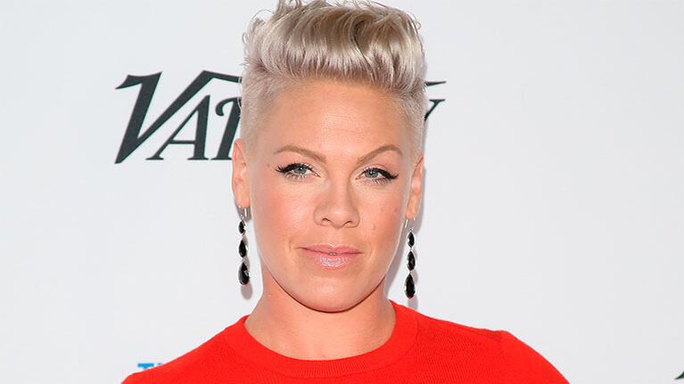 Pink sigue hospitalizada en Sydney, cancela su tercer concierto