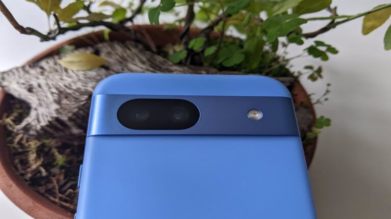 Pixel 8a rescata lo mejor de sus hermanos mayores: IA, fotografía y rendimiento
