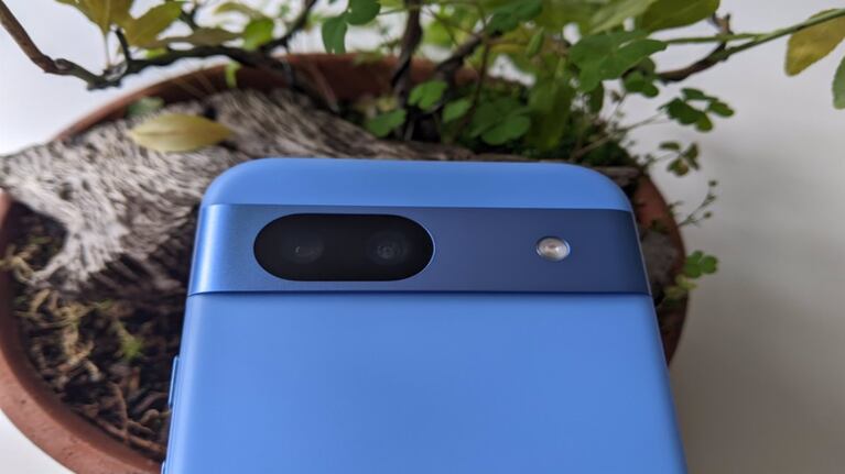 Pixel 8a rescata lo mejor de sus hermanos mayores: IA, fotografía y rendimiento