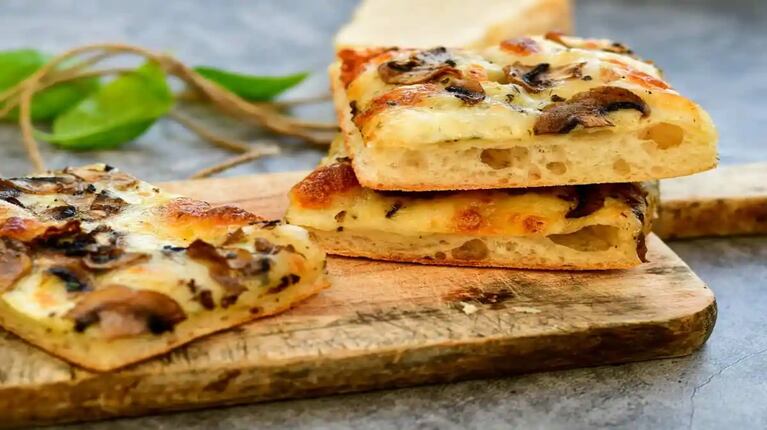 Pizza al taglio: el paso a paso de una receta ideal para los fin de semanas 