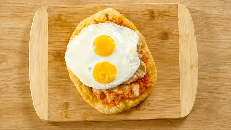 Pizza con panceta y huevo frito. Foto: Cucinare TV