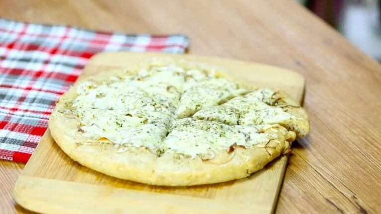 Pizza media masa: receta fácil, paso a paso
