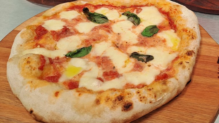pizza, napolitana