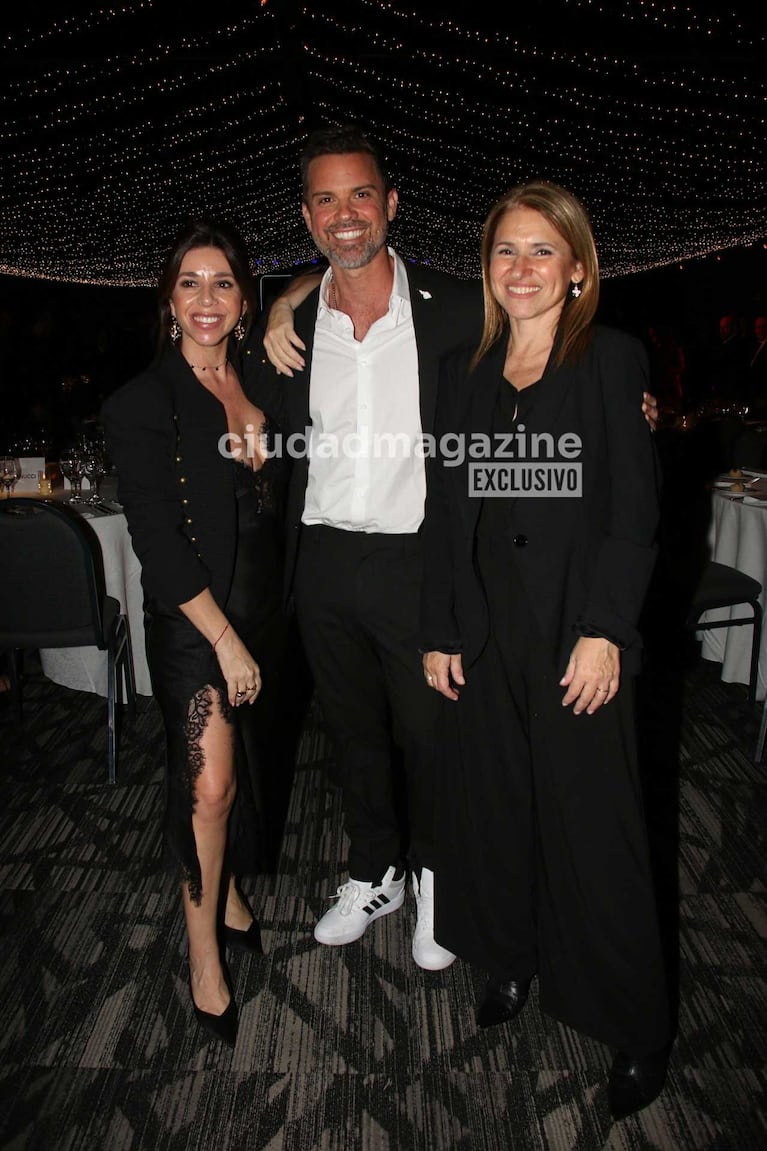 Pochi de Gossipeame, Matías Vázquez y Fernanda Iglesias (Foto: Movilpress)