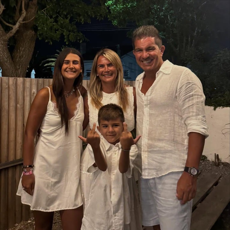 Polémica por una foto del hijo de Amalia Granata en el festejo de Fin de Año: “Qué feo el gesto”. CRÉDITO: Instagram