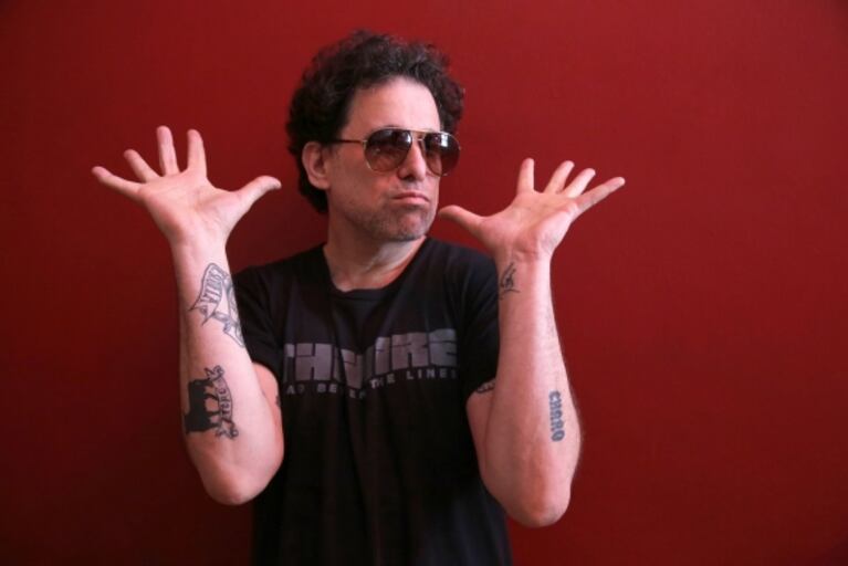 Polémicas declaraciones de Andrés Calamaro sobre el fenómeno de Rosalía: "La engordan como un chancho para matarlo"