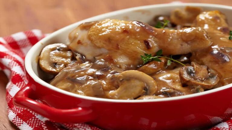 Pollo al champignon: el paso a paso de una receta fácil  
