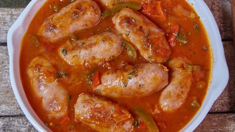 Por demás de tentador: los chorizos a la pomarola, un clásico invencible. Foto: Cucinare.TV