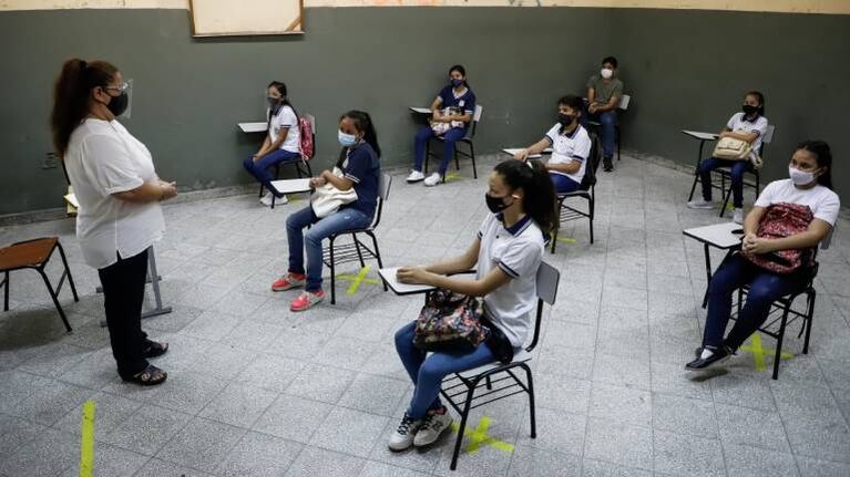 Por el rebrote de casos, desde hoy no es obligatoria la asistencia presencial a clases en Uruguay