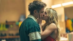 Por las escenas y temáticas, comparan a la serie Olympo con Élite.