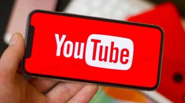 Por qué YouTube permitirá denunciar con IA que usen imágenes o voces de personas sin su autor