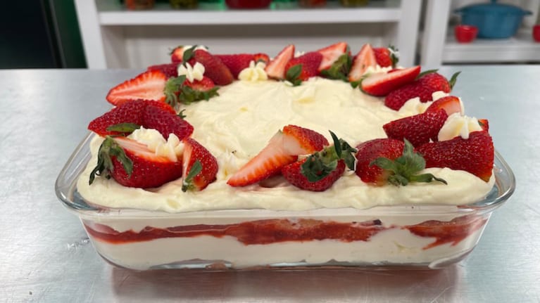 Postre de frutillas y crema, una opción refrescante para el verano. Foto: Cucinare TV