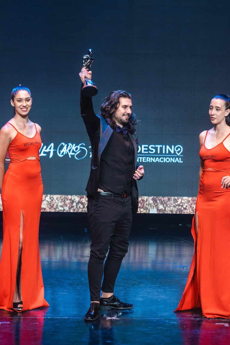 Premios Carlos 2024: Christian Sancho y Celeste Muriega festejaron los galardones a Bien Argentino