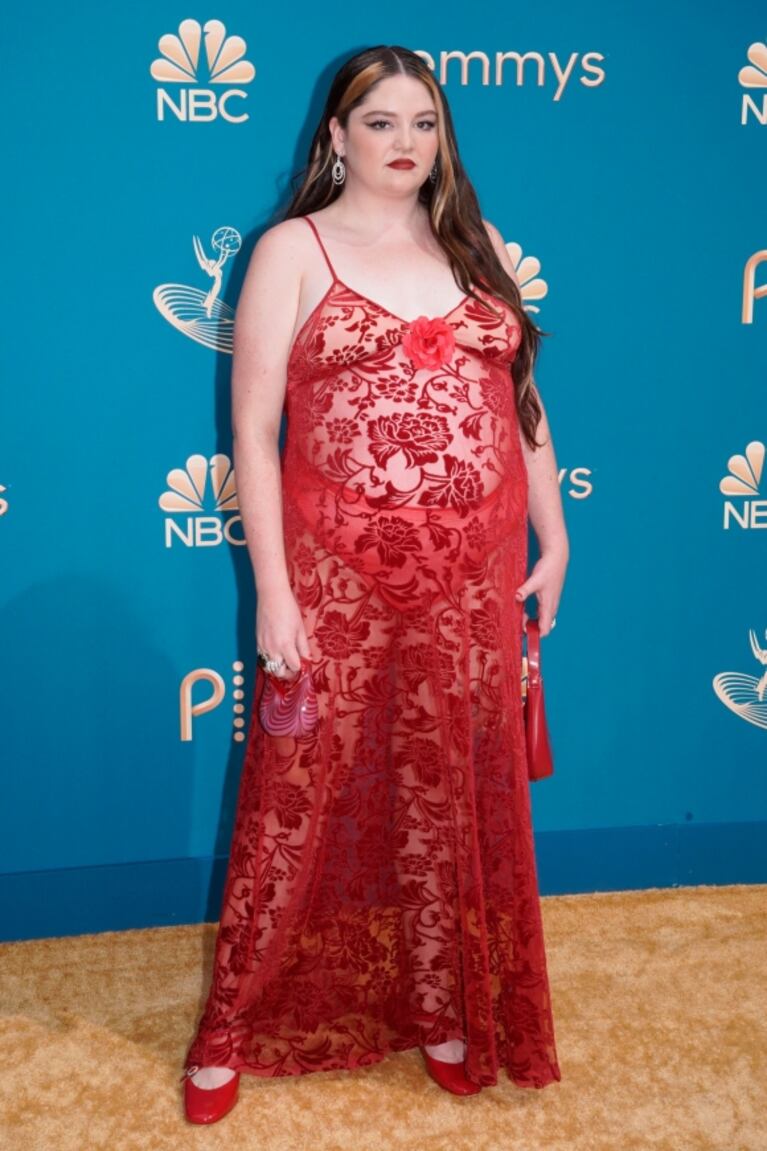 Premios Emmy 2022: los looks en la alfombra roja y la ceremonia en vivo
