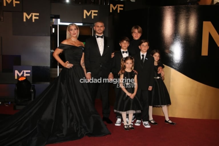 Premios Martín Fierro 2023: los looks de los famosos en la alfombra roja 