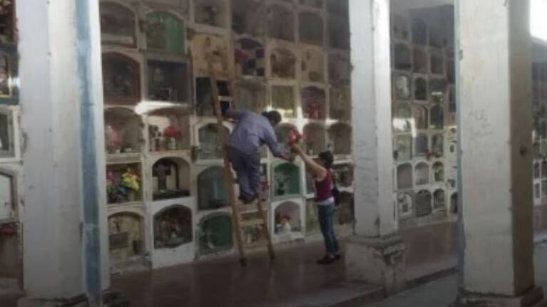 Prendió fuego a su pareja en un cementerio de Salta: empezó el juicio al acusado