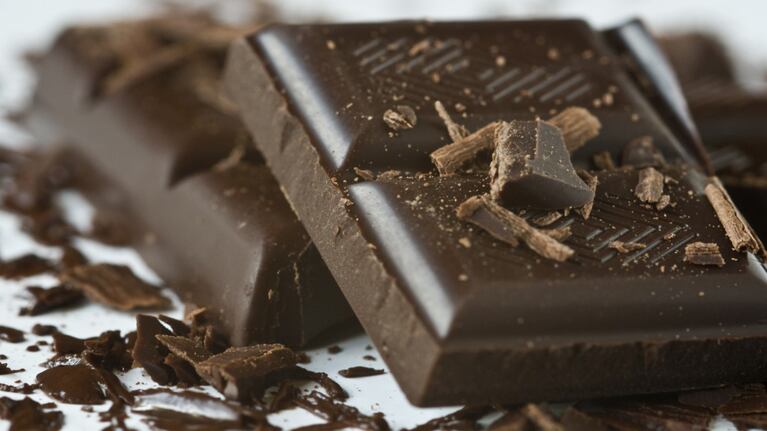 Prepará chocolate con almendras con una receta ideal para este fin de año